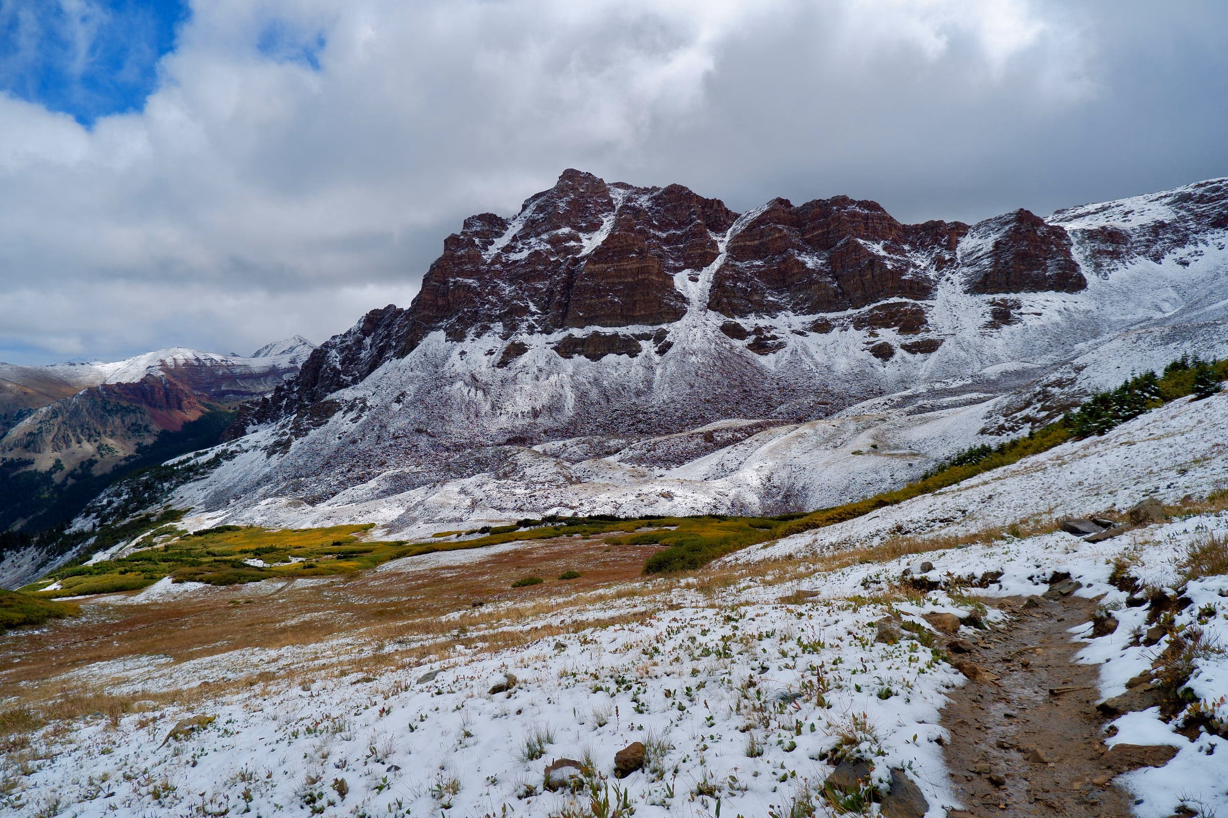 View of Maroon Bells on Four Pass Loop Trail.